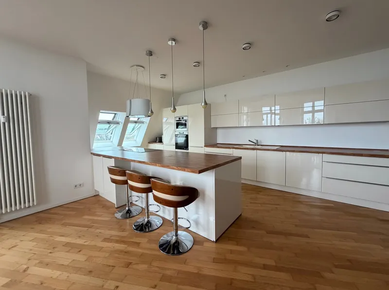 Wunderschönes Penthouse mit Blick ins Grüne am Landwehrkanal — photo 1